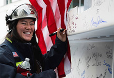 Suffolk celebrates topping off at <br>new Takeda facility at 585 Kendall